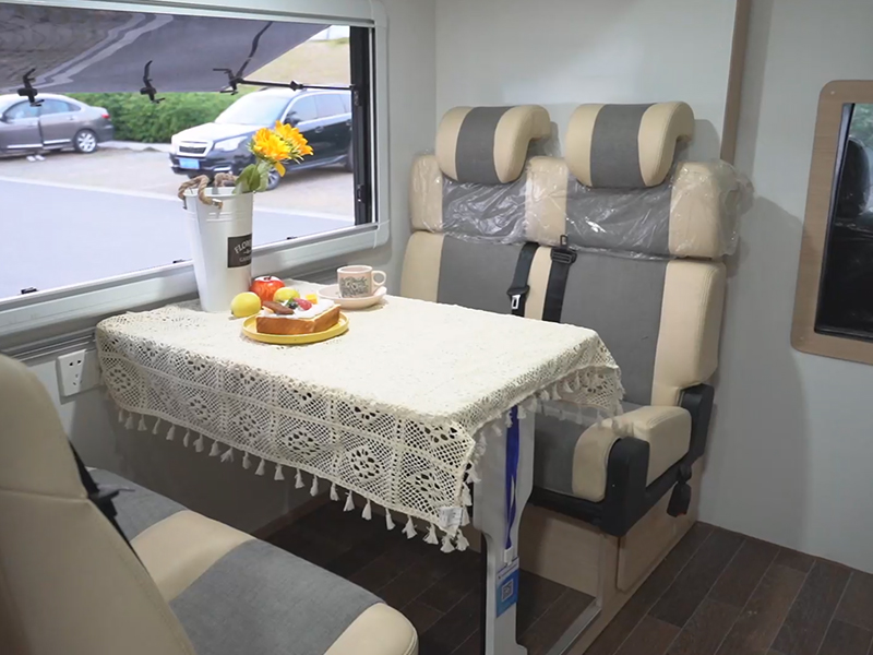 江淮混動(dòng)房車車內(nèi)部