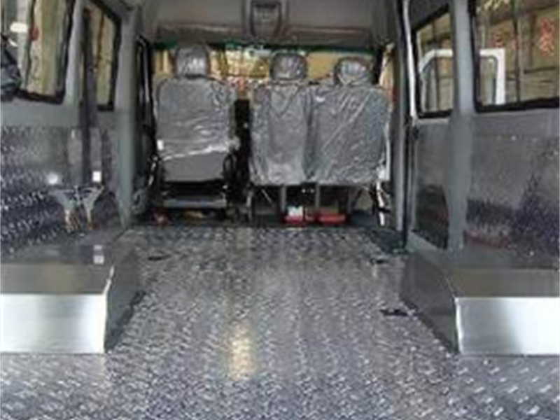 貨運(yùn)車
